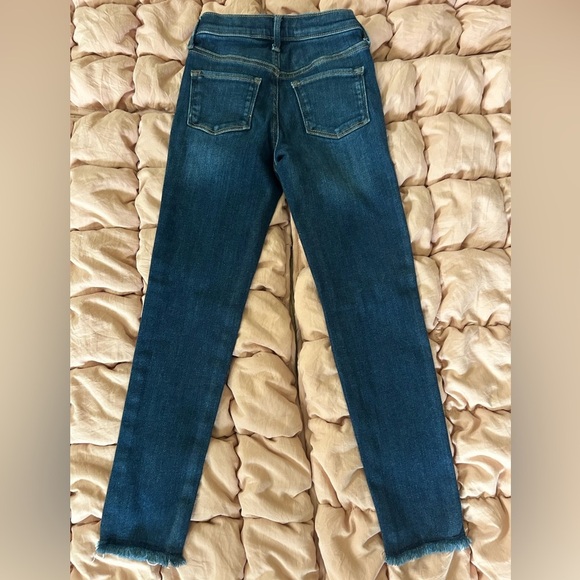 Old Navy Girls High-Rise Rockstar Jeggings Stretch Distressed Dark Wash Size 8 - Picture 3 of 4